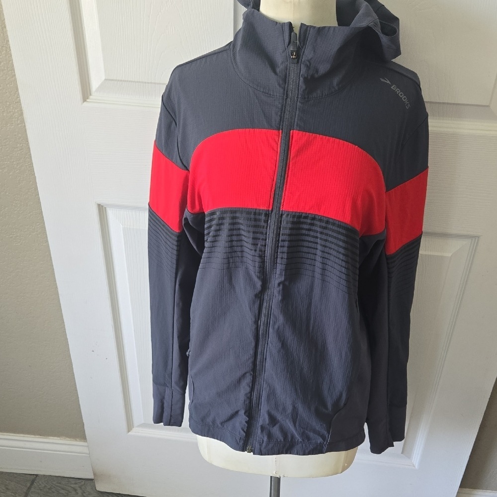Brooks Mens Canopy Running Jacket Grey Red Full Zip Hooded Windbreaker‎ Small